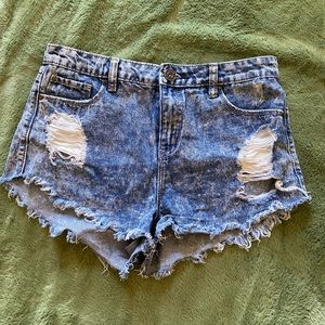 Womens size 8 distressed denim shorts